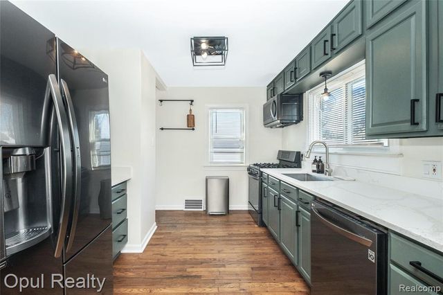 1821 N Lafayette Avenue, Royal Oak, MI 48073