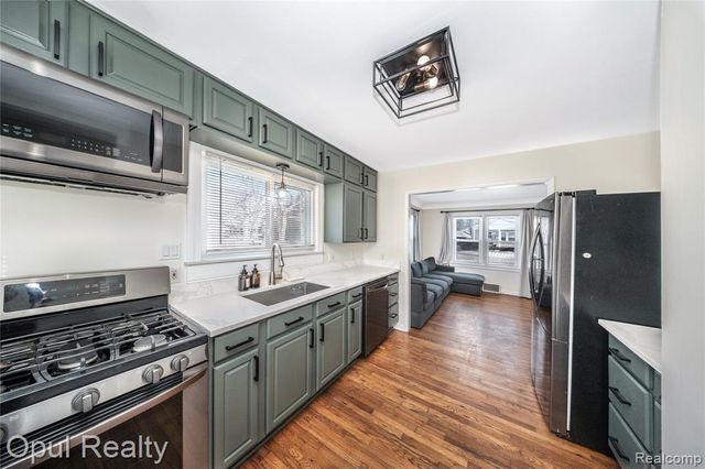 1821 N Lafayette Avenue, Royal Oak, MI 48073