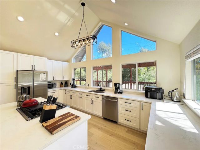 14605 Tomki Rd, Redwood Valley, CA 95470