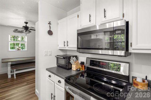 354 Boulder View Drive, Flat Rock, NC 28731
