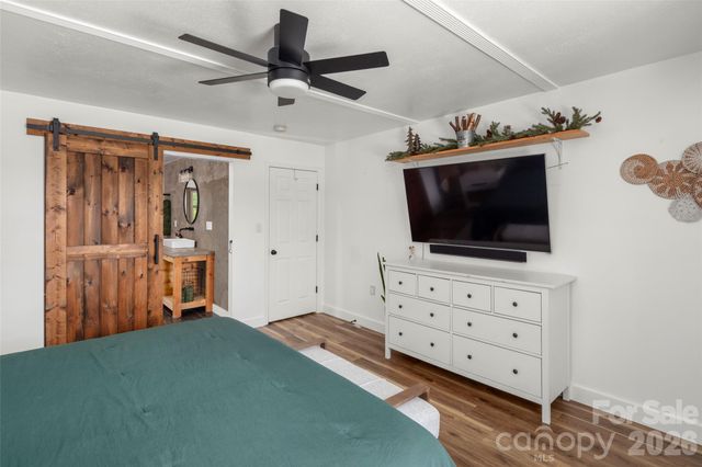 354 Boulder View Drive, Flat Rock, NC 28731