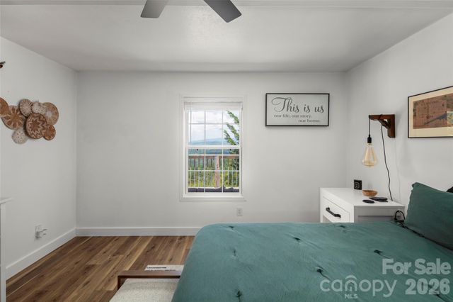 354 Boulder View Drive, Flat Rock, NC 28731