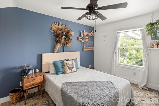 354 Boulder View Drive, Flat Rock, NC 28731