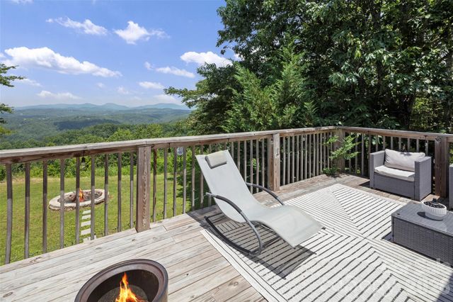 354 Boulder View Drive, Flat Rock, NC 28731