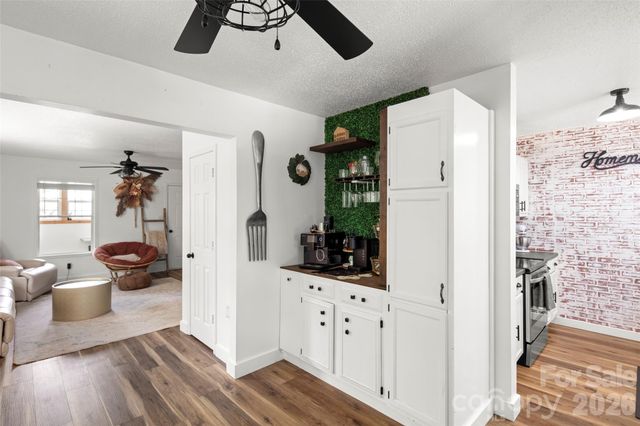 354 Boulder View Drive, Flat Rock, NC 28731