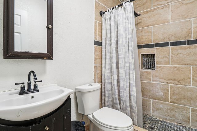 1015 Winnsboro Court, Arlington, TX 76015