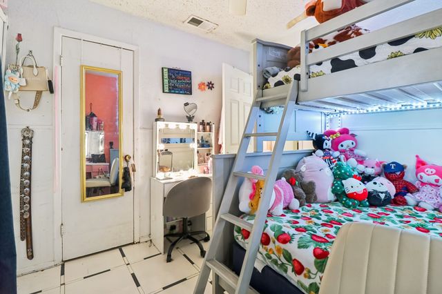1015 Winnsboro Court, Arlington, TX 76015