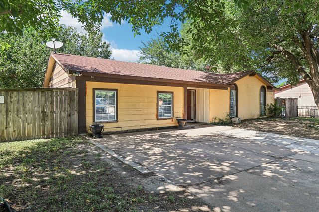 1015 Winnsboro Court, Arlington, TX 76015