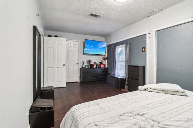 1015 Winnsboro Court, Arlington, TX 76015