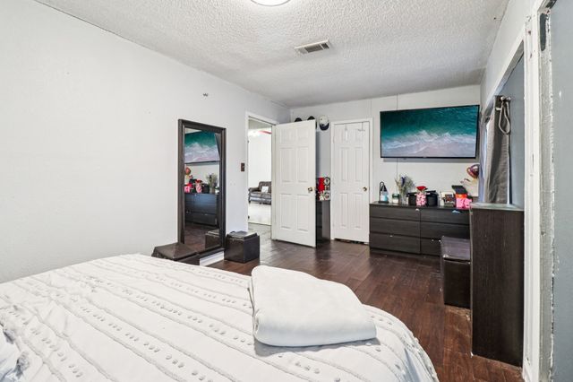 1015 Winnsboro Court, Arlington, TX 76015