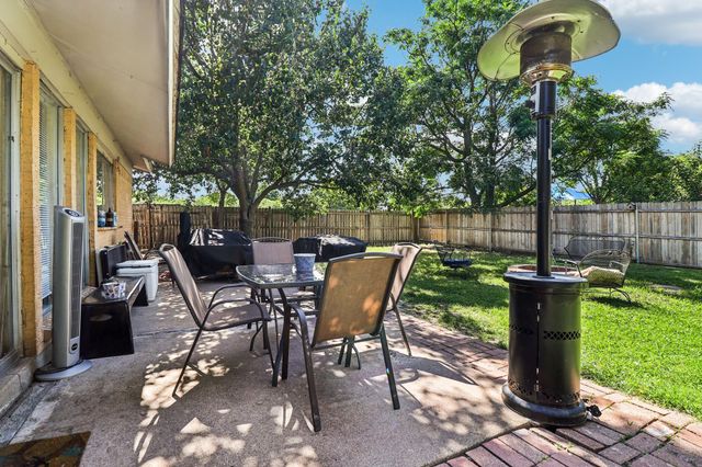 1015 Winnsboro Court, Arlington, TX 76015