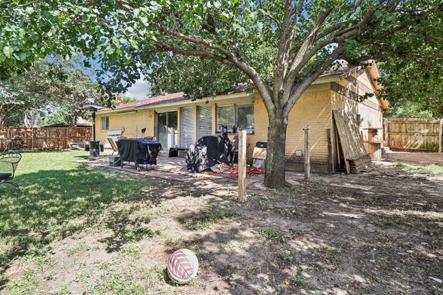 1015 Winnsboro Court, Arlington, TX 76015