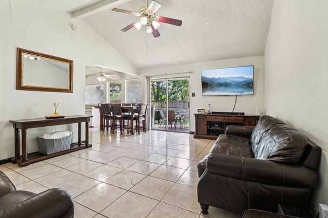 1015 Winnsboro Court, Arlington, TX 76015