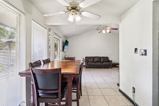 1015 Winnsboro Court, Arlington, TX 76015