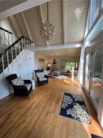 14 Buoy Street, Jamestown, RI 02835