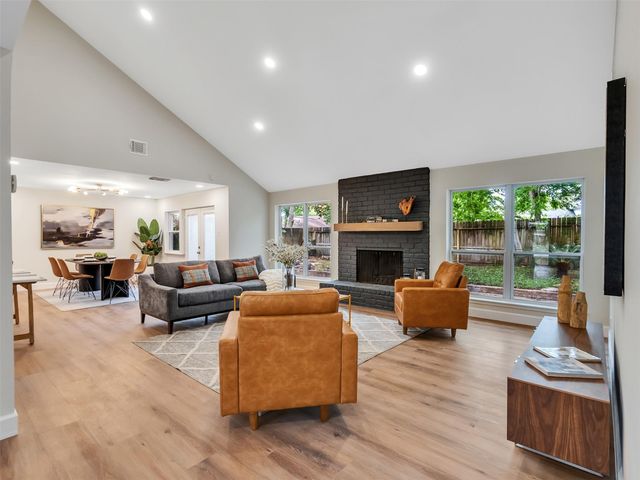 1023 Cragmore Drive, Seabrook, TX 77586