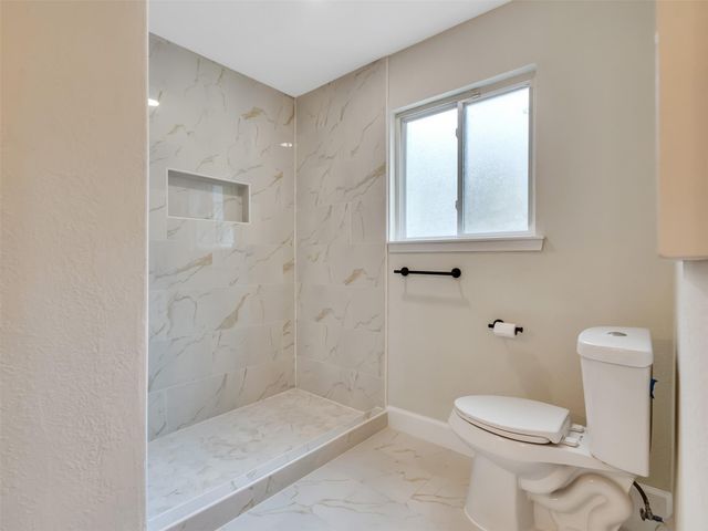 1023 Cragmore Drive, Seabrook, TX 77586