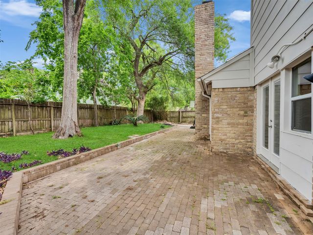 1023 Cragmore Drive, Seabrook, TX 77586