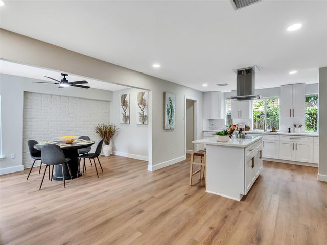 1023 Cragmore Drive, Seabrook, TX 77586