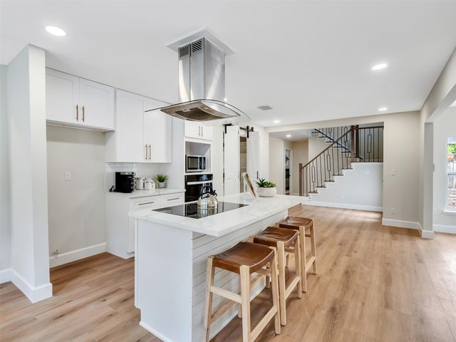 1023 Cragmore Drive, Seabrook, TX 77586