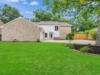 1023 Cragmore Drive, Seabrook, TX 77586