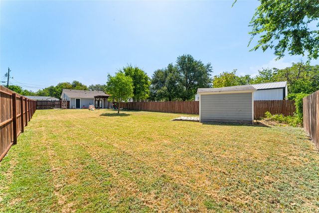 705 N Washington Street, Farmersville, TX 75442