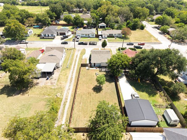 705 N Washington Street, Farmersville, TX 75442