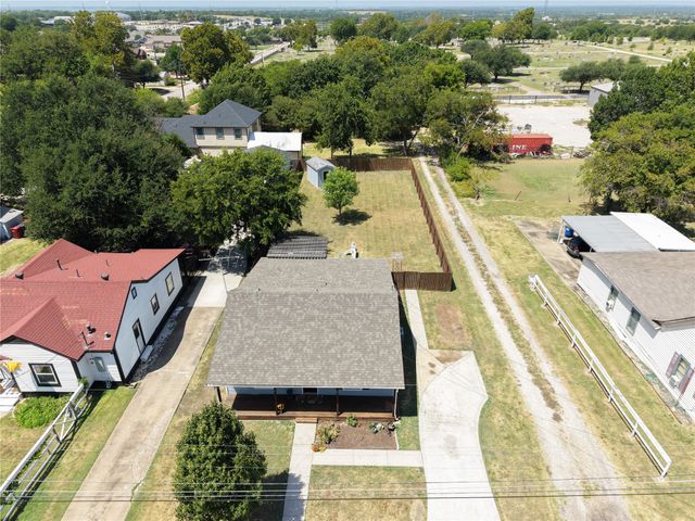 705 N Washington Street, Farmersville, TX 75442