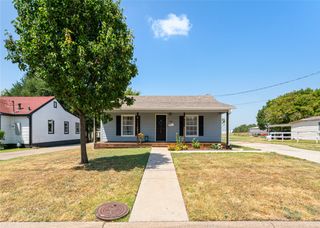 705 N Washington Street, Farmersville, TX 75442