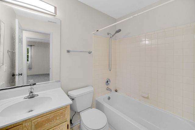 2403 Mallow Court Z2, Schaumburg, IL 60194