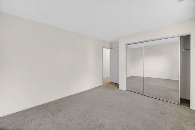 2403 Mallow Court Z2, Schaumburg, IL 60194