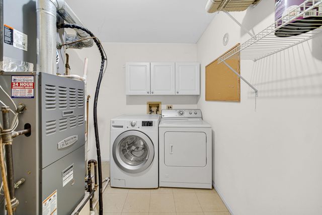 2403 Mallow Court Z2, Schaumburg, IL 60194