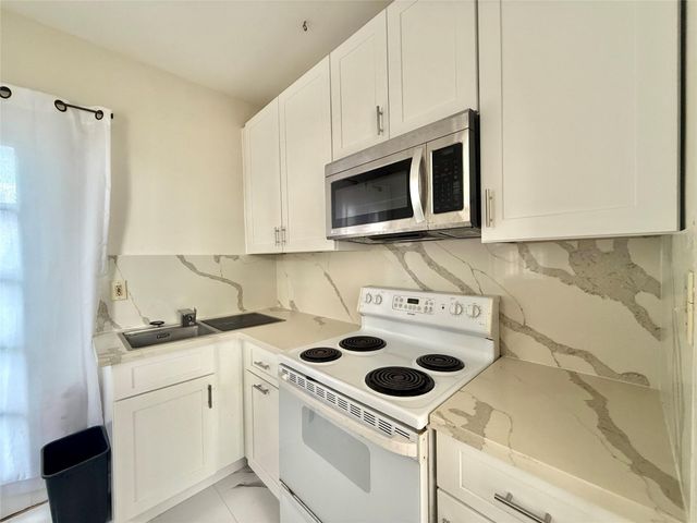 1427 Church Street 2, Galveston, TX 77550