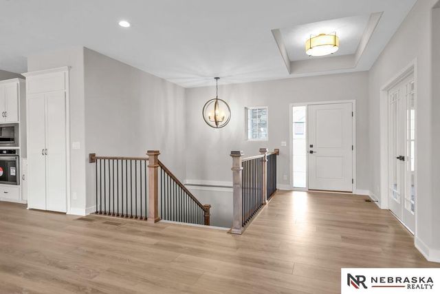 12351 Elk Ridge Circle, Papillion, NE 68046