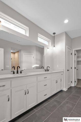 12351 Elk Ridge Circle, Papillion, NE 68046