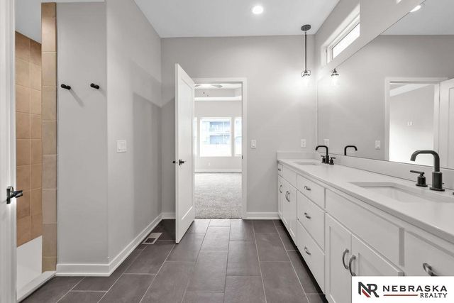 12351 Elk Ridge Circle, Papillion, NE 68046