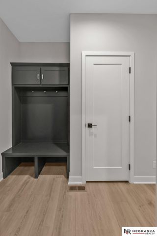 12351 Elk Ridge Circle, Papillion, NE 68046