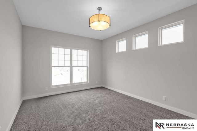 12351 Elk Ridge Circle, Papillion, NE 68046
