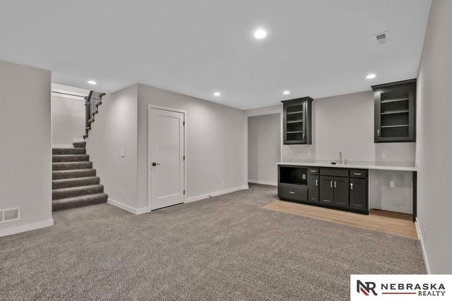 12351 Elk Ridge Circle, Papillion, NE 68046