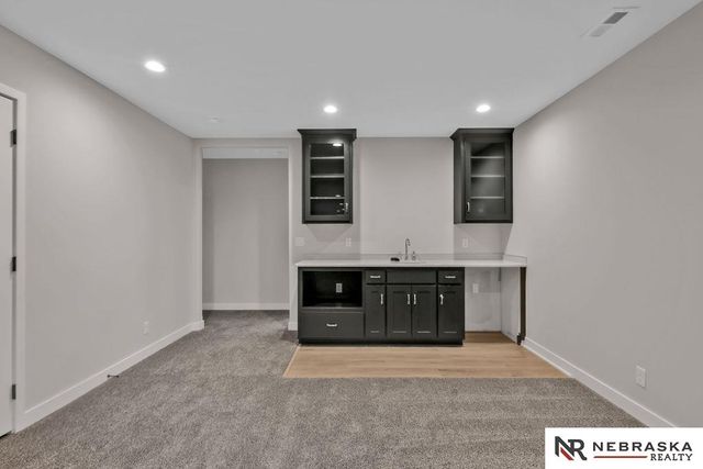 12351 Elk Ridge Circle, Papillion, NE 68046