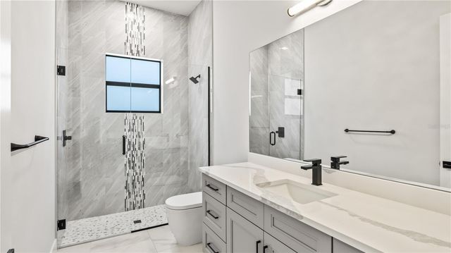 2133 CAPE CORAL PARKWAY W, Cape Coral, FL 33914