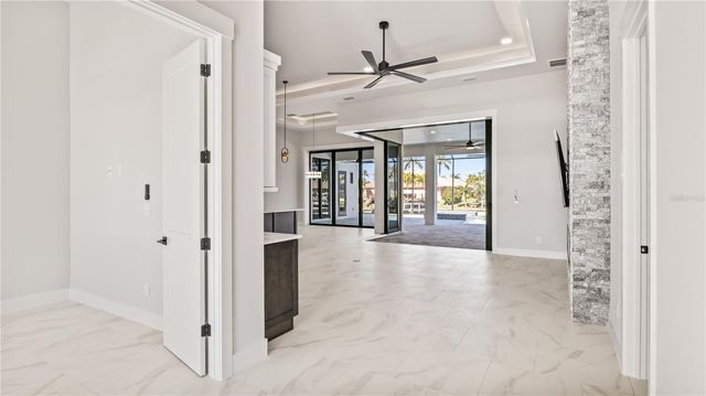 2133 CAPE CORAL PARKWAY W, Cape Coral, FL 33914