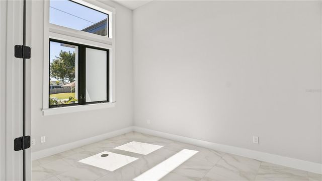 2133 CAPE CORAL PARKWAY W, Cape Coral, FL 33914