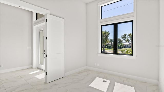 2133 CAPE CORAL PARKWAY W, Cape Coral, FL 33914