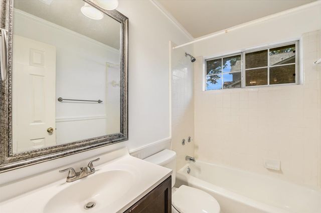 1626 WOODS BLVD, Round Rock, TX 78681