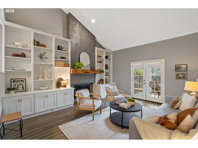 57 GREENRIDGE Ct, Lake Oswego, OR 97035