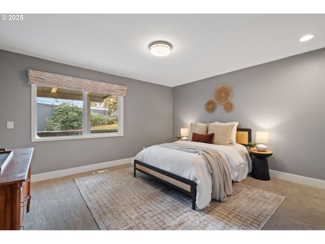 57 GREENRIDGE Ct, Lake Oswego, OR 97035