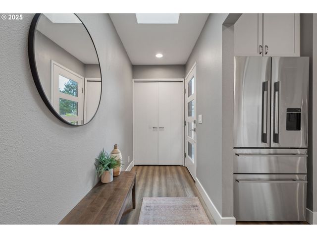 57 GREENRIDGE Ct, Lake Oswego, OR 97035