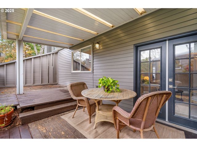 57 GREENRIDGE Ct, Lake Oswego, OR 97035