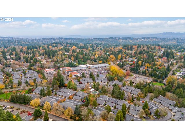 57 GREENRIDGE Ct, Lake Oswego, OR 97035